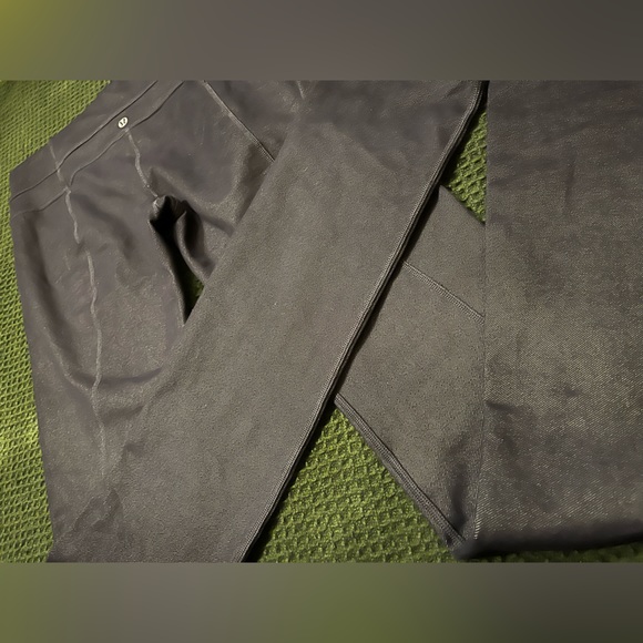 Lululemon | Size 6 Purple Reflective Straight Leg Leggings - Picture 6 of 6